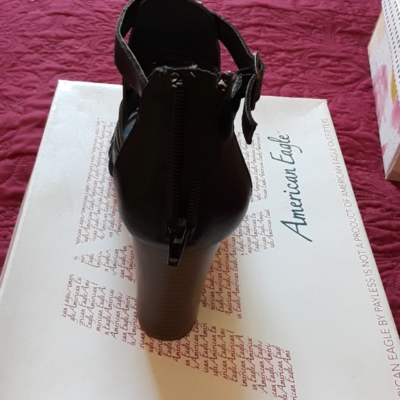 Sandals - Picture 2 of 3